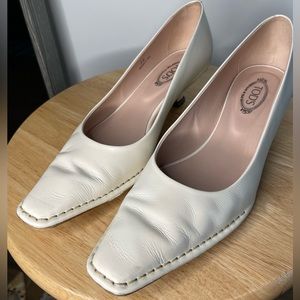 Tod’s Pointed toe pumps size 36EU. 100% authentic